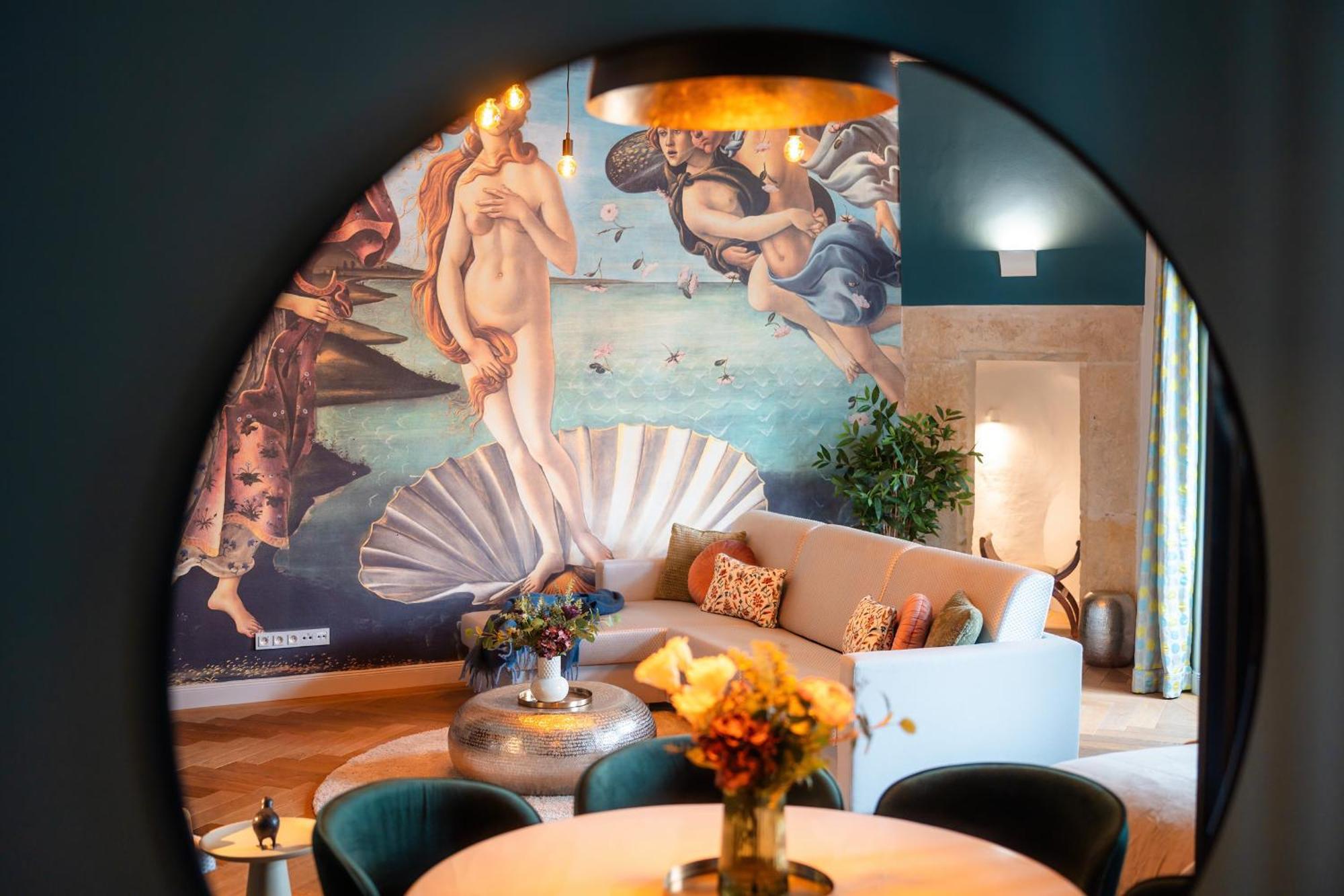Old Royal Post Boutique & Premium 5*